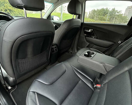 Сірий Кіа Niro, об'ємом двигуна 0 л та пробігом 113 тис. км за 19580 $, фото 17 на Automoto.ua