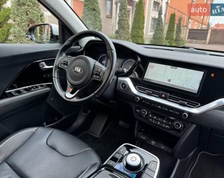 Сірий Кіа Niro, об'ємом двигуна 0 л та пробігом 118 тис. км за 19300 $, фото 112 на Automoto.ua