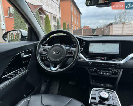 Серый Киа Niro, объемом двигателя 0 л и пробегом 118 тыс. км за 19350 $, фото 78 на Automoto.ua