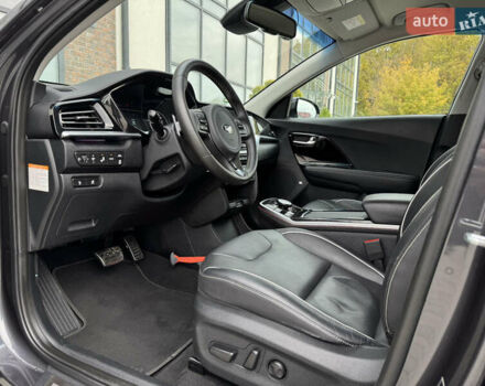 Серый Киа Niro, объемом двигателя 0 л и пробегом 139 тыс. км за 18900 $, фото 73 на Automoto.ua