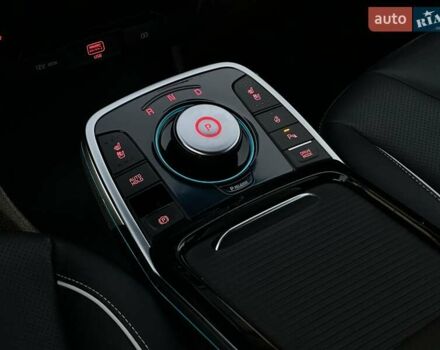 Серый Киа Niro, объемом двигателя 0 л и пробегом 74 тыс. км за 18200 $, фото 49 на Automoto.ua