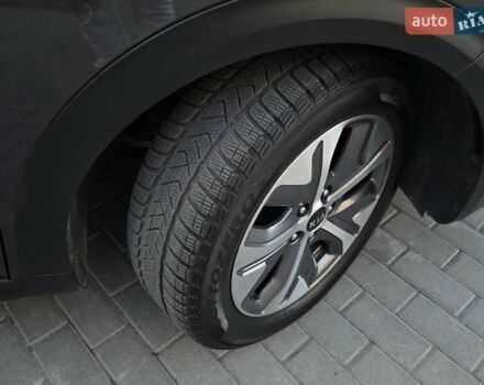Серый Киа Niro, объемом двигателя 0 л и пробегом 144 тыс. км за 17250 $, фото 16 на Automoto.ua