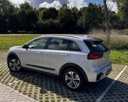 Сірий Кіа Niro, об'ємом двигуна 0 л та пробігом 74 тис. км за 20500 $, фото 7 на Automoto.ua