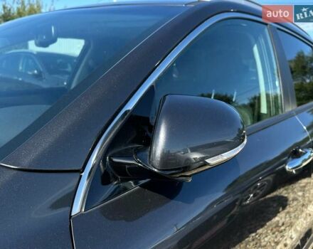 Серый Киа Niro, объемом двигателя 0 л и пробегом 97 тыс. км за 23200 $, фото 5 на Automoto.ua