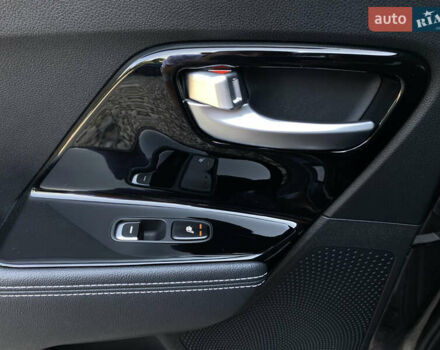 Сірий Кіа Niro, об'ємом двигуна 0 л та пробігом 116 тис. км за 21800 $, фото 10 на Automoto.ua