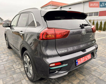 Серый Киа Niro, объемом двигателя 0 л и пробегом 77 тыс. км за 19500 $, фото 3 на Automoto.ua