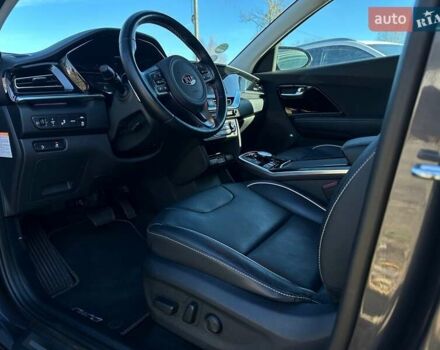 Сірий Кіа Niro, об'ємом двигуна 0 л та пробігом 58 тис. км за 23400 $, фото 35 на Automoto.ua