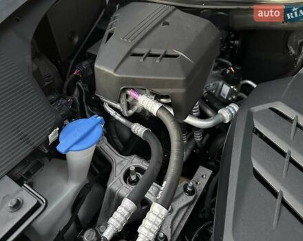 Серый Киа Niro, объемом двигателя 0 л и пробегом 74 тыс. км за 18200 $, фото 59 на Automoto.ua