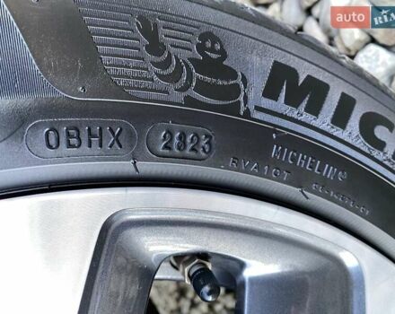 Сірий Кіа Niro, об'ємом двигуна 0 л та пробігом 107 тис. км за 21950 $, фото 23 на Automoto.ua