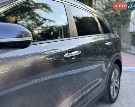 Сірий Кіа Niro, об'ємом двигуна 0 л та пробігом 144 тис. км за 18200 $, фото 3 на Automoto.ua