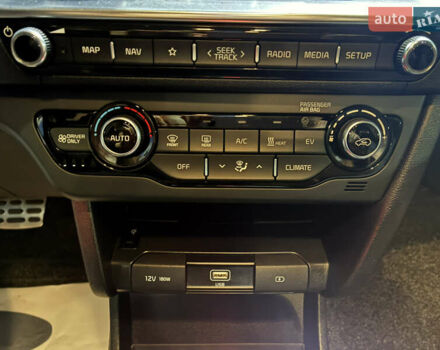 Серый Киа Niro, объемом двигателя 0 л и пробегом 116 тыс. км за 17999 $, фото 33 на Automoto.ua