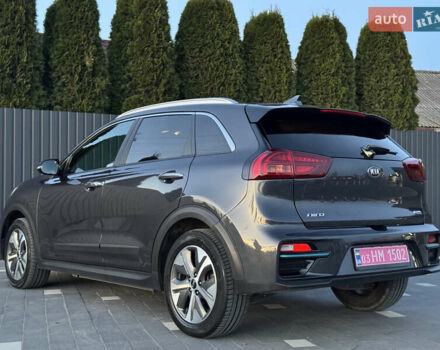 Серый Киа Niro, объемом двигателя 0 л и пробегом 112 тыс. км за 20300 $, фото 20 на Automoto.ua