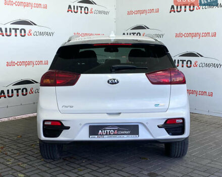 Сірий Кіа Niro, об'ємом двигуна 0 л та пробігом 158 тис. км за 19950 $, фото 3 на Automoto.ua