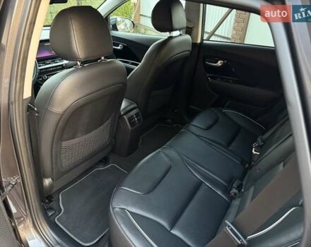 Сірий Кіа Niro, об'ємом двигуна 0 л та пробігом 118 тис. км за 20499 $, фото 69 на Automoto.ua