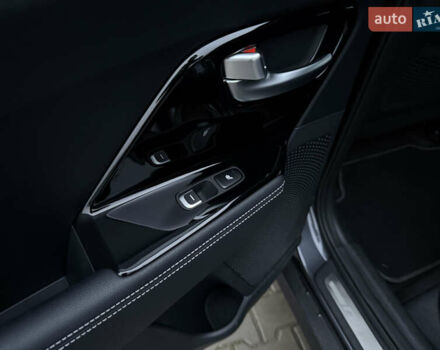 Серый Киа Niro, объемом двигателя 0 л и пробегом 159 тыс. км за 19800 $, фото 17 на Automoto.ua