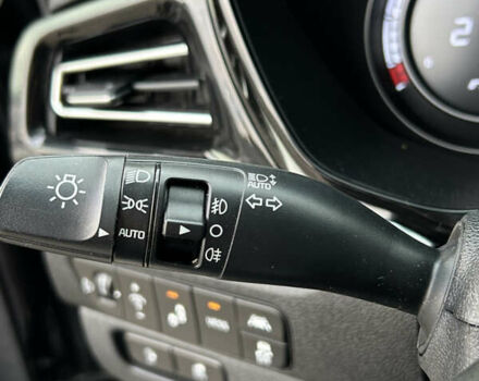 Сірий Кіа Niro, об'ємом двигуна 0 л та пробігом 113 тис. км за 19580 $, фото 21 на Automoto.ua