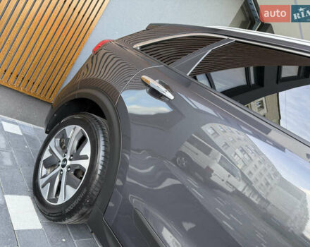 Сірий Кіа Niro, об'ємом двигуна 0 л та пробігом 70 тис. км за 19999 $, фото 12 на Automoto.ua