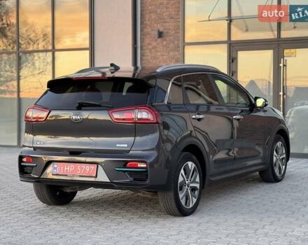 Сірий Кіа Niro, об'ємом двигуна 0 л та пробігом 135 тис. км за 17500 $, фото 1 на Automoto.ua