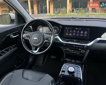 Серый Киа Niro, объемом двигателя 0 л и пробегом 72 тыс. км за 19750 $, фото 20 на Automoto.ua