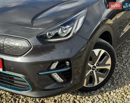Серый Киа Niro, объемом двигателя 0 л и пробегом 110 тыс. км за 21200 $, фото 6 на Automoto.ua