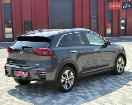 Сірий Кіа Niro, об'ємом двигуна 0 л та пробігом 82 тис. км за 20500 $, фото 6 на Automoto.ua