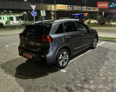 Серый Киа Niro, объемом двигателя 0 л и пробегом 116 тыс. км за 17999 $, фото 5 на Automoto.ua