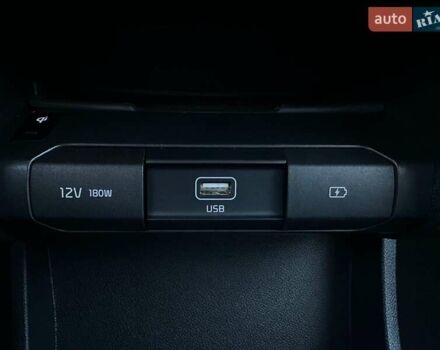 Сірий Кіа Niro, об'ємом двигуна 0 л та пробігом 58 тис. км за 23400 $, фото 67 на Automoto.ua