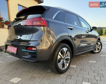 Серый Киа Niro, объемом двигателя 0 л и пробегом 145 тыс. км за 18800 $, фото 41 на Automoto.ua