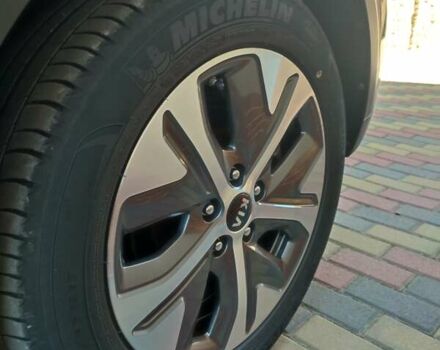 Серый Киа Niro, объемом двигателя 0 л и пробегом 49 тыс. км за 23000 $, фото 22 на Automoto.ua
