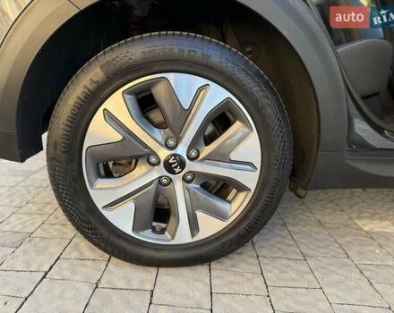 Серый Киа Niro, объемом двигателя 0 л и пробегом 145 тыс. км за 18800 $, фото 99 на Automoto.ua