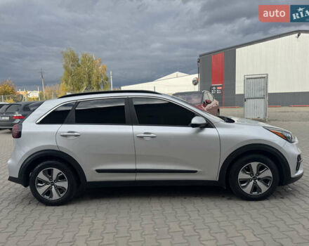 Киа Niro 2020 в Луцке на Automoto.ua Серый Киа Niro, объемом двигателя 1.58 л и пробегом 241 тыс. км за 14600 $, фото 7 на Automoto.ua