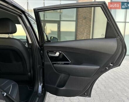 Серый Киа Niro, объемом двигателя 0 л и пробегом 74 тыс. км за 18200 $, фото 37 на Automoto.ua
