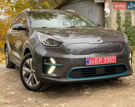 Киа Niro 2020 в Тернополе на Automoto.ua Серый Киа Niro, объемом двигателя 0 л и пробегом 149 тыс. км за 18800 $, фото 2 на Automoto.ua