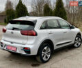 Серый Киа Niro, объемом двигателя 0 л и пробегом 95 тыс. км за 17200 $, фото 4 на Automoto.ua