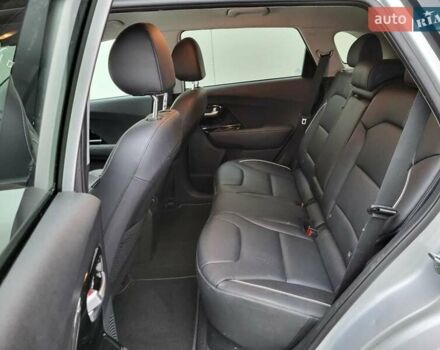 Сірий Кіа Niro, об'ємом двигуна 0 л та пробігом 118 тис. км за 19999 $, фото 6 на Automoto.ua
