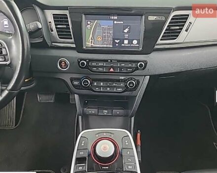 Серый Киа Niro, объемом двигателя 0 л и пробегом 125 тыс. км за 19250 $, фото 68 на Automoto.ua