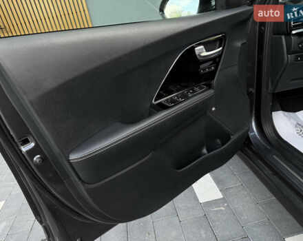 Сірий Кіа Niro, об'ємом двигуна 0 л та пробігом 70 тис. км за 19999 $, фото 44 на Automoto.ua