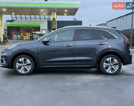Серый Киа Niro, объемом двигателя 0 л и пробегом 165 тыс. км за 18000 $, фото 5 на Automoto.ua