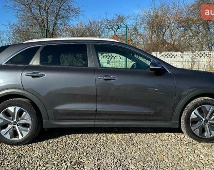 Сірий Кіа Niro, об'ємом двигуна 0 л та пробігом 58 тис. км за 23400 $, фото 25 на Automoto.ua