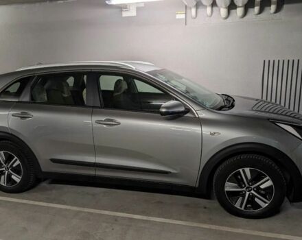 Серый Киа Niro, объемом двигателя 1.6 л и пробегом 29 тыс. км за 11000 $, фото 1 на Automoto.ua