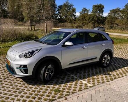 Сірий Кіа Niro, об'ємом двигуна 0 л та пробігом 74 тис. км за 20500 $, фото 6 на Automoto.ua