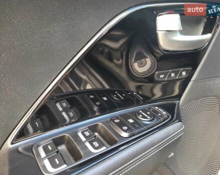 Киа Niro 2020 в Ровно на Automoto.ua Серый Киа Niro, объемом двигателя 0 л и пробегом 125 тыс. км за 19850 $, фото 55 на Automoto.ua