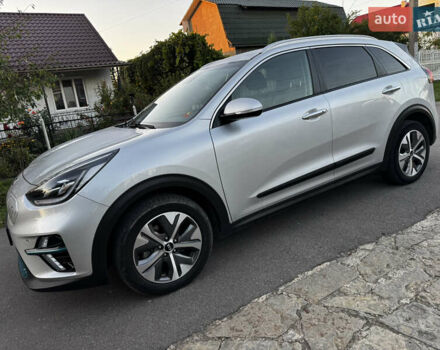 Сірий Кіа Niro, об'ємом двигуна 0 л та пробігом 120 тис. км за 22200 $, фото 4 на Automoto.ua