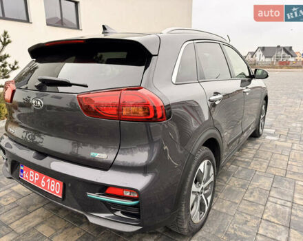 Серый Киа Niro, объемом двигателя 0 л и пробегом 77 тыс. км за 19500 $, фото 7 на Automoto.ua