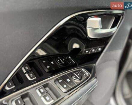 Кіа Niro 2020 у Вінниці на Automoto.ua Сірий Кіа Niro, об'ємом двигуна 0 л та пробігом 157 тис. км за 19500 $, фото 19 на Automoto.ua