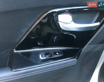 Серый Киа Niro, объемом двигателя 0 л и пробегом 90 тыс. км за 19900 $, фото 25 на Automoto.ua