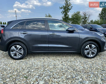 Киа Niro 2020 в Львове на Automoto.ua Серый Киа Niro, объемом двигателя 0 л и пробегом 116 тыс. км за 20800 $, фото 26 на Automoto.ua