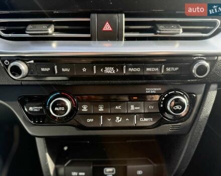 Серый Киа Niro, объемом двигателя 0 л и пробегом 124 тыс. км за 18950 $, фото 18 на Automoto.ua