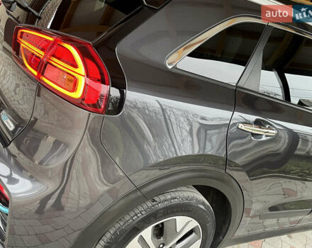 Серый Киа Niro, объемом двигателя 0 л и пробегом 127 тыс. км за 19750 $, фото 33 на Automoto.ua