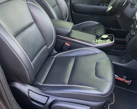 Сірий Кіа Niro, об'ємом двигуна 0 л та пробігом 73 тис. км за 18900 $, фото 24 на Automoto.ua